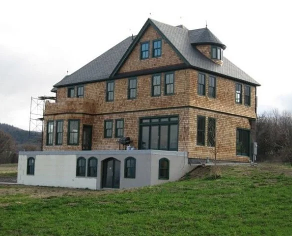Kentucky (2) Shingle-style Victorian home with wraparound stone foundation